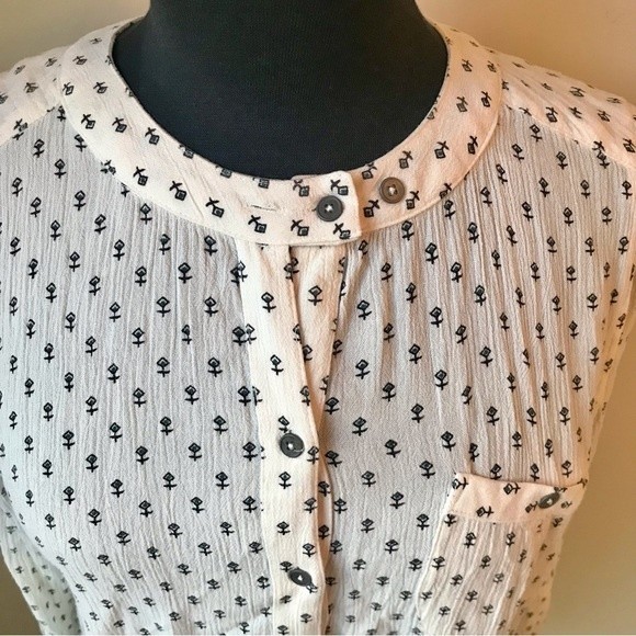 FREE PEOPLE Patterned Top Cream White Rune Runic Anchor Flower Long Sleeve - Picture 3 of 8